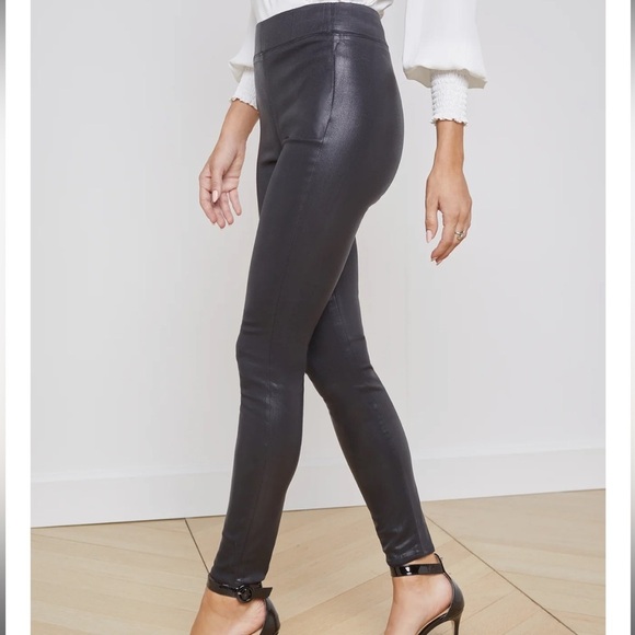 L'AGENCE Rochelle Coated Jean Size: X-Small COLOR: BLACK COATED SUPER STRETCH - Picture 5 of 10